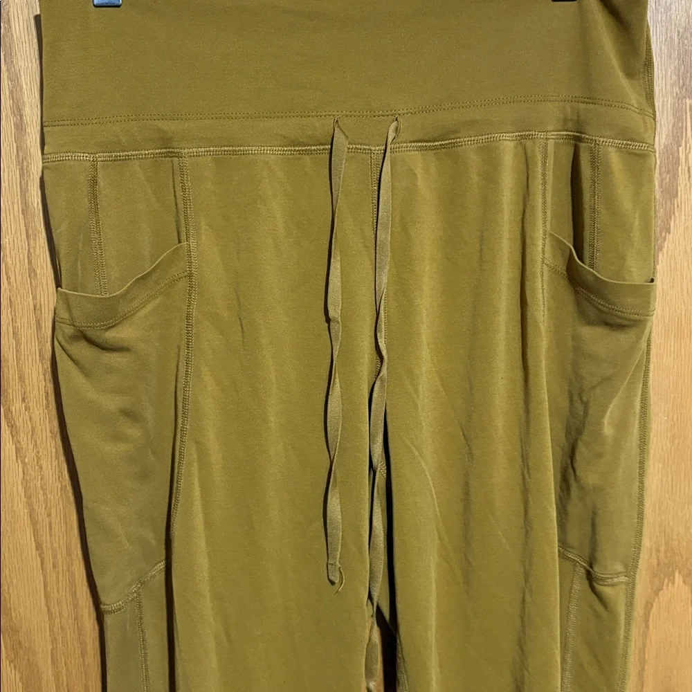 Fabletics women's M Sleek Knit Drawstring Pant‎ in dark bronze pockets stretchy - Picture 3 of 7